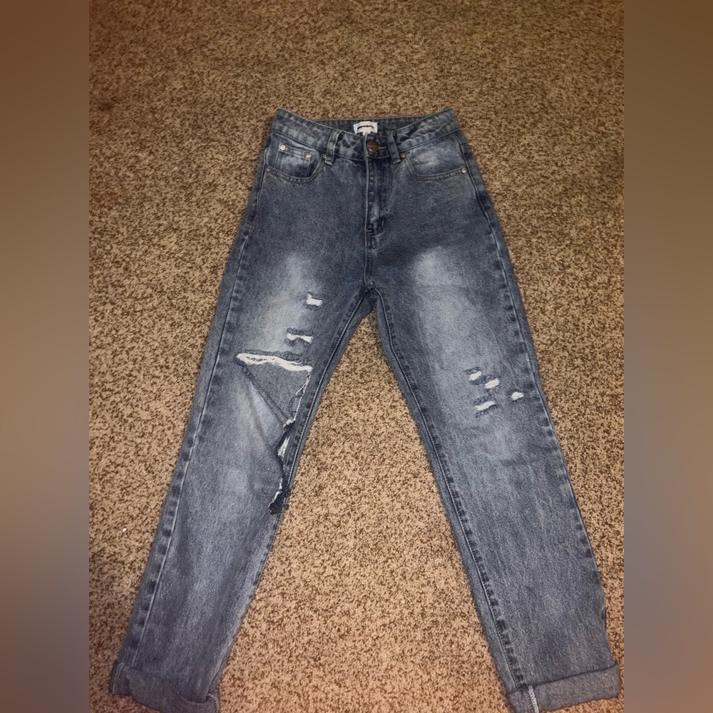 Medium wash boyfriend jeans
